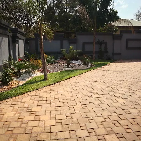 Mmakgabo Boutique Lodge-2